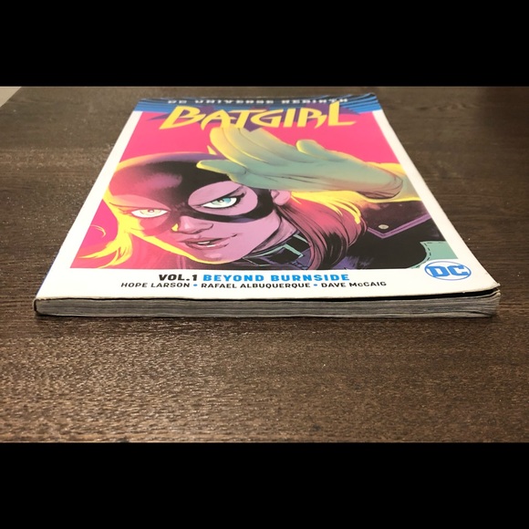Batgirl DC Universe Rebirth Vol. 1 Beyond Burnside - Picture 6 of 11